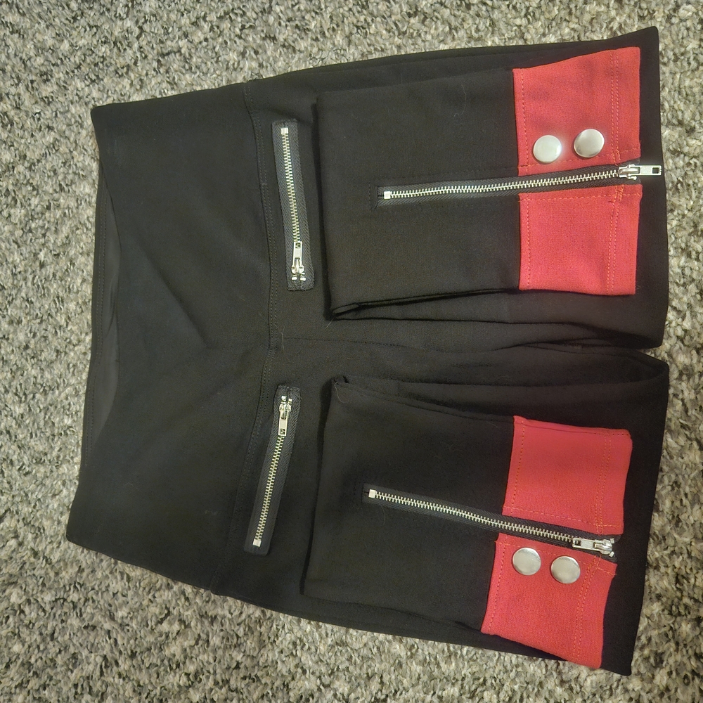 Chic Black leggings with Red Accents and Zippers